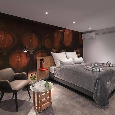 Weinmotel Simon 1 A Алценау-ин-Унтерфранкен Екстериор снимка