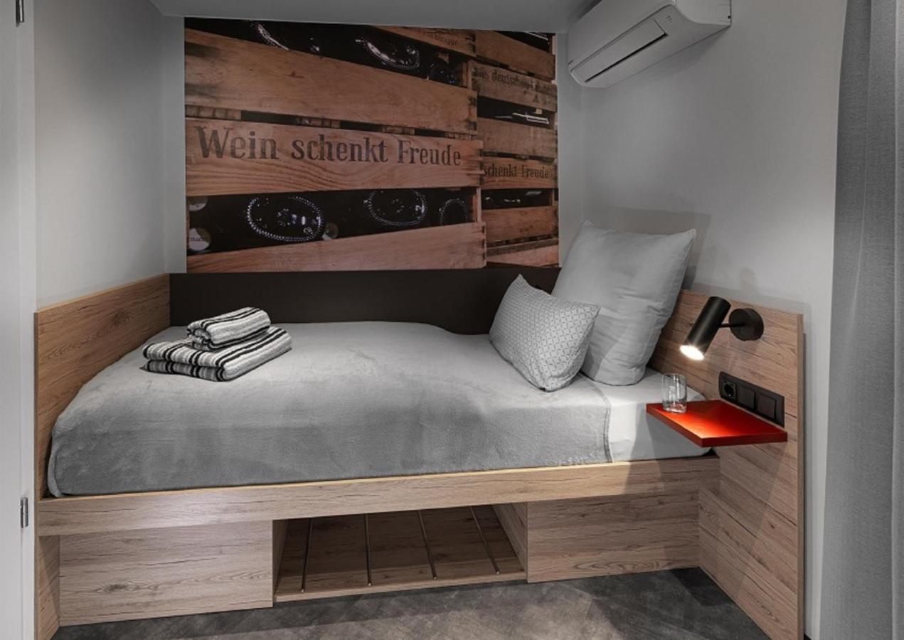 Weinmotel Simon 1 A Алценау-ин-Унтерфранкен Екстериор снимка