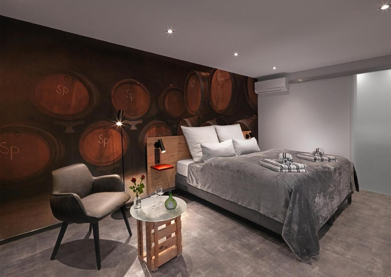 Weinmotel Simon 1 A Алценау-ин-Унтерфранкен Екстериор снимка