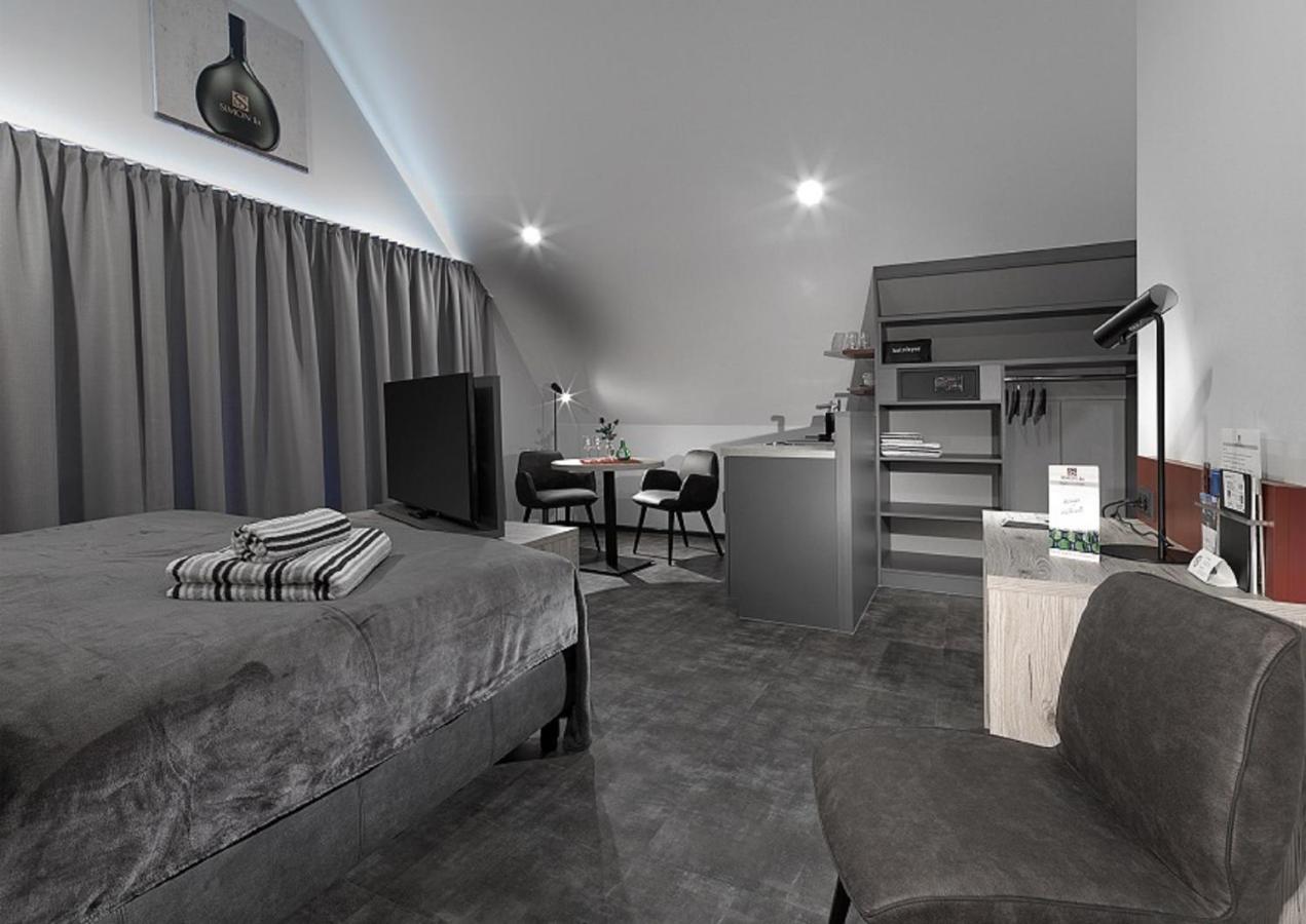 Weinmotel Simon 1 A Алценау-ин-Унтерфранкен Екстериор снимка